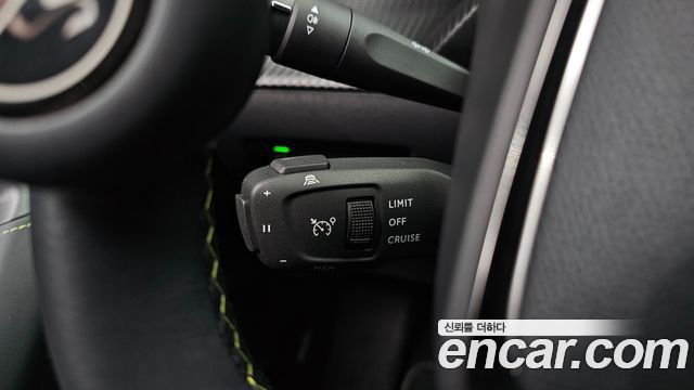 Peugeot e-2008 (II) EV GT 2023 — фото 19
