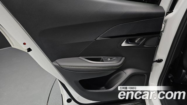 Peugeot e-2008 (II) EV GT 2023 — фото 25