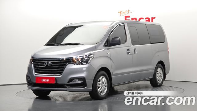 Hyundai Grand Starex Van 5-Seater Smart