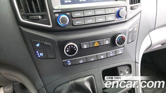 Hyundai Grand Starex Van 5-Seater Smart 2021 — фото 17