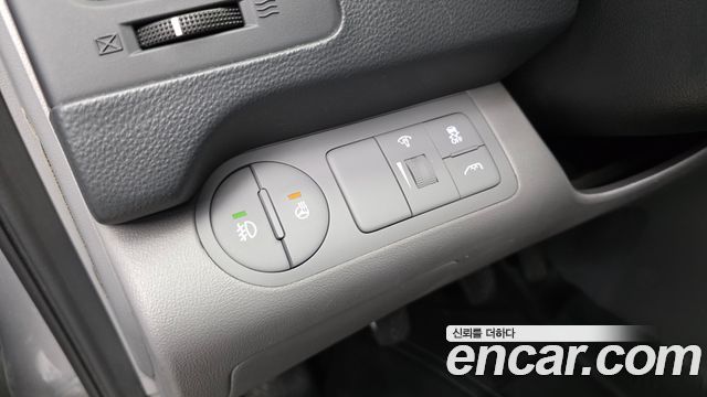 Hyundai Grand Starex Van 5-Seater Smart 2021 — фото 19