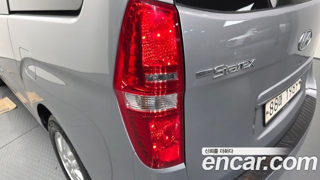 Hyundai Grand Starex Van 5-Seater Smart 2021 — фото 23