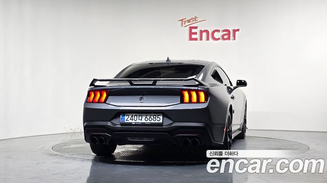 Ford Mustang (VII) 2.3 EcoBoost Premium Coupe 2024 — фото 4
