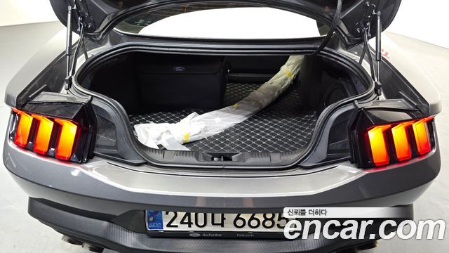 Ford Mustang (VII) 2.3 EcoBoost Premium Coupe 2024 — фото 17