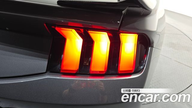 Ford Mustang (VII) 2.3 EcoBoost Premium Coupe 2024 — фото 23