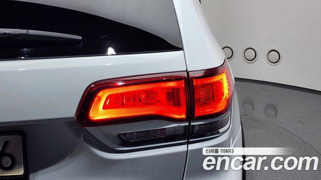 Jeep Grand Cherokee 3.6 Limited WK2 2021 — фото 27