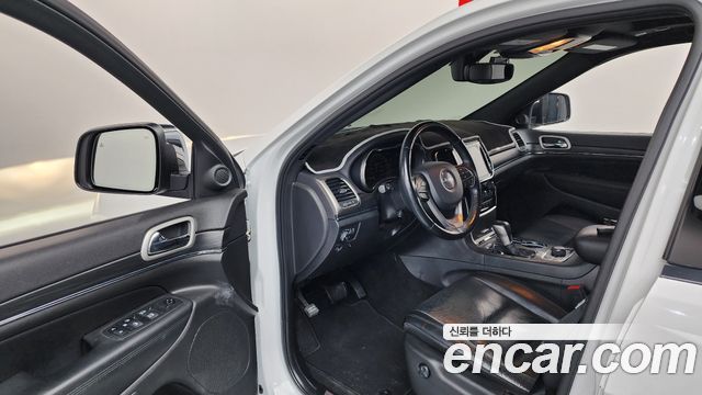Jeep Grand Cherokee 3.6 Limited WK2 2021 — фото 36