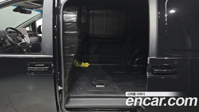 Hyundai Staria Cargo 3-Seater Modern 2023 — фото 17