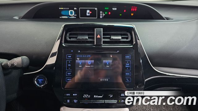 Toyota Prius (IV) 1.8 E 2017 — фото 14
