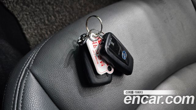 Toyota Prius (IV) 1.8 E 2017 — фото 18