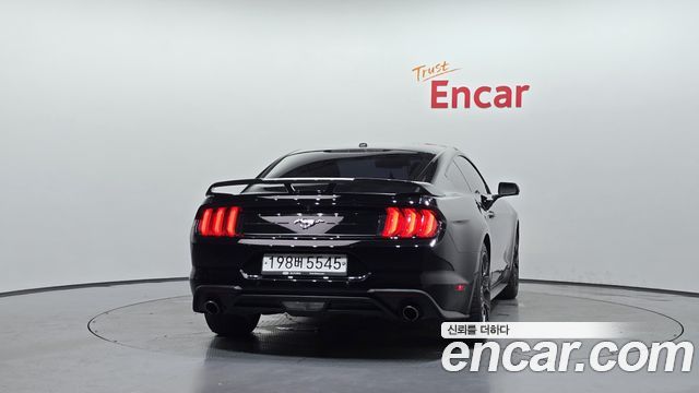 Ford Mustang Coupe 2019 — фото 4