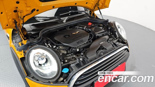 MINI Cooper 5Door Standard 3rd 2018 — фото 6