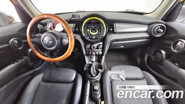 MINI Cooper 5Door Standard 3rd 2018 — фото 7