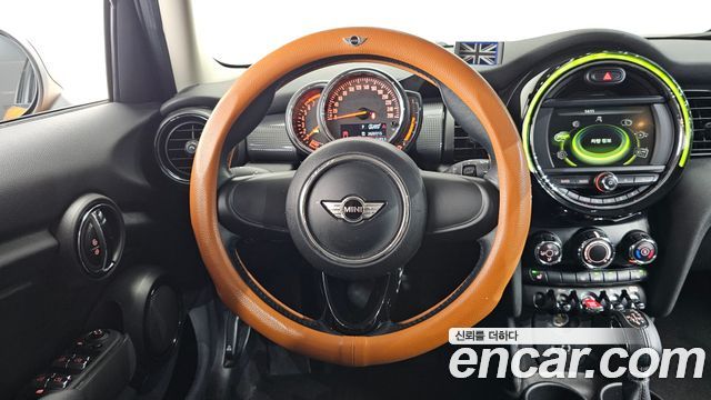 MINI Cooper 5Door Standard 3rd 2018 — фото 12