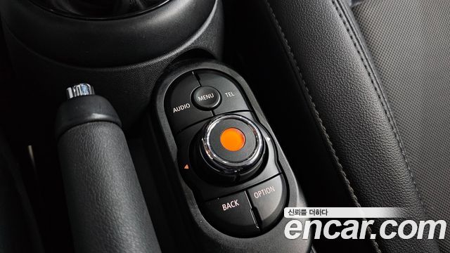 MINI Cooper 5Door Standard 3rd 2018 — фото 14