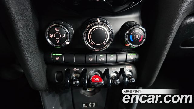 MINI Cooper 5Door Standard 3rd 2018 — фото 17