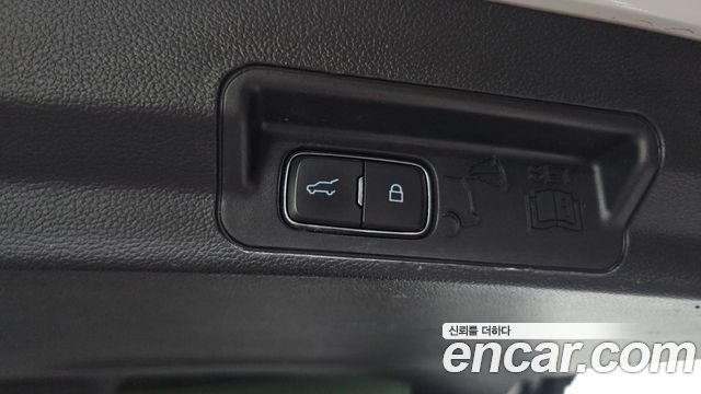 Ford Explorer (VI) 2.3 LimIted 4WD 2020 — фото 35