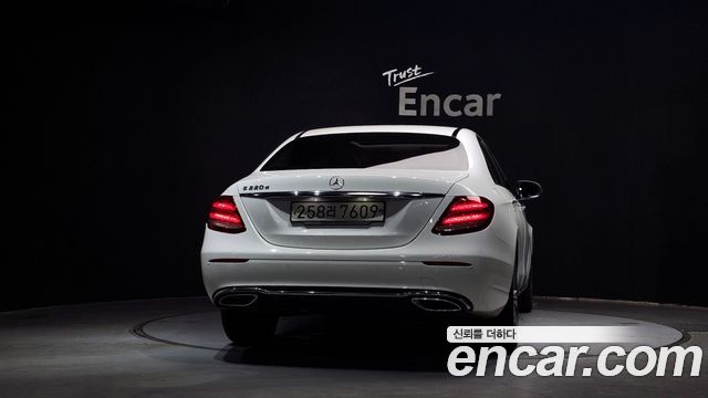 Mercedes-Benz E-Class (W213) E220d Avantgarde 2019 — фото 4