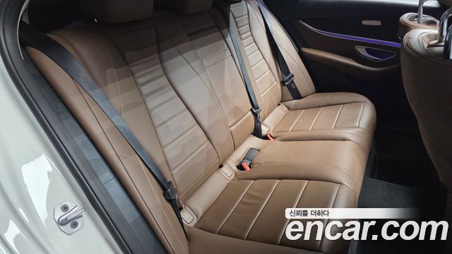 Mercedes-Benz E-Class (W213) E220d Avantgarde 2019 — фото 11