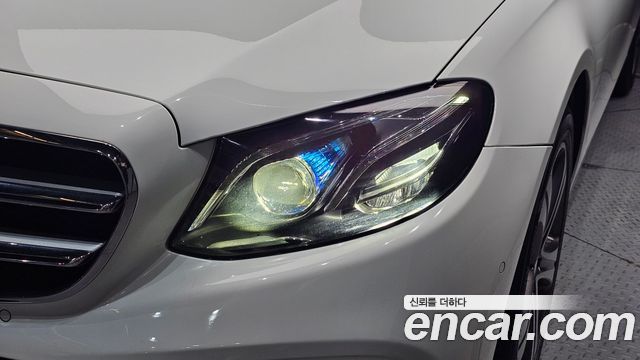 Mercedes-Benz E-Class (W213) E220d Avantgarde 2019 — фото 22