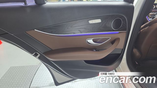 Mercedes-Benz E-Class (W213) E220d Avantgarde 2019 — фото 25