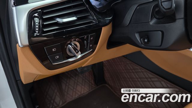 BMW 5 Series (G30) 520i Luxury 2018 — фото 14