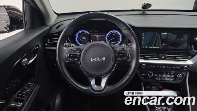 Kia Niro 1.6 HEV Prestige 2022 — фото 13