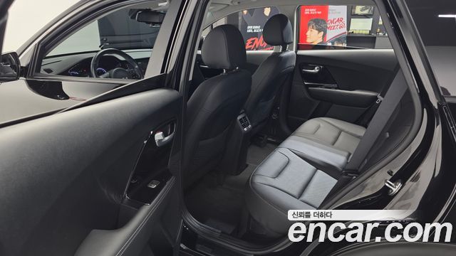 Kia Niro 1.6 HEV Prestige 2022 — фото 26