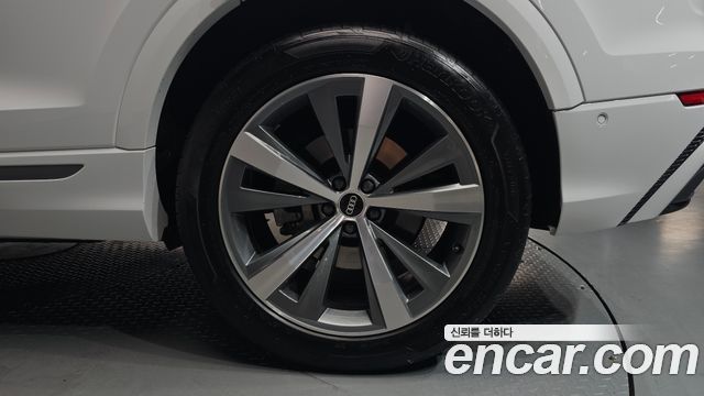 Audi Q8 (4M) 50 TDI Quattro Premium 2021 — фото 21