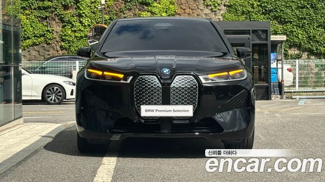 BMW iX xDrive50 Sports Plus 2024 — фото 3