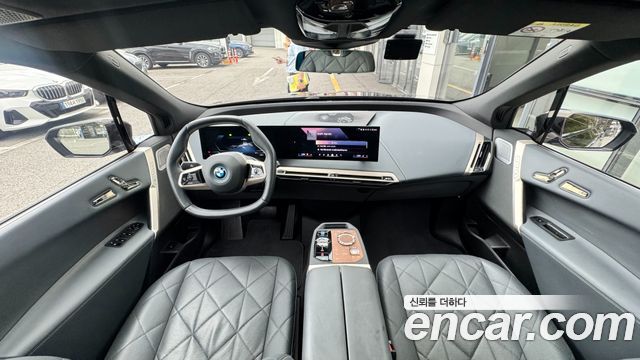 BMW iX xDrive50 Sports Plus 2024 — фото 7