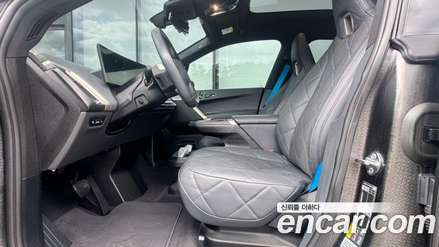 BMW iX xDrive50 Sports Plus 2024 — фото 10