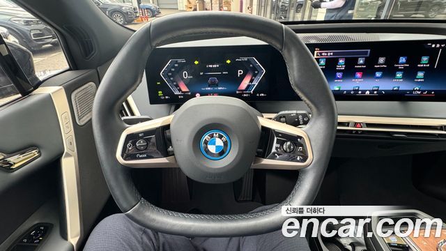BMW iX xDrive50 Sports Plus 2024 — фото 20