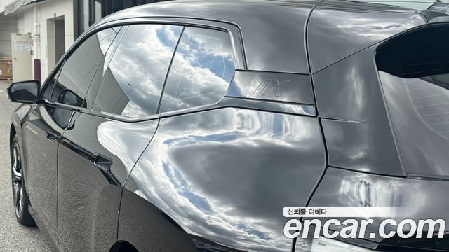 BMW iX xDrive50 Sports Plus 2024 — фото 24