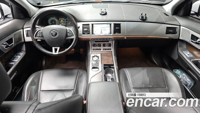 Jaguar XF 2.2D Luxury X250 2014 — фото 7