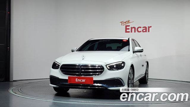 Mercedes-Benz E-Class (W213) E300e 4MATIC Exclusive 2023 — фото 3