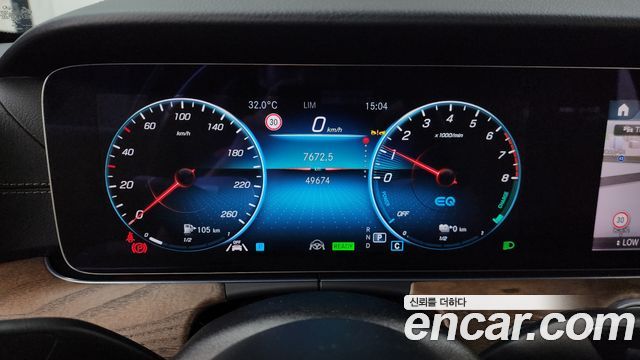 Mercedes-Benz E-Class (W213) E300e 4MATIC Exclusive 2023 — фото 8