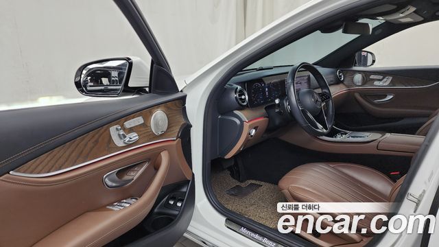 Mercedes-Benz E-Class (W213) E300e 4MATIC Exclusive 2023 — фото 10
