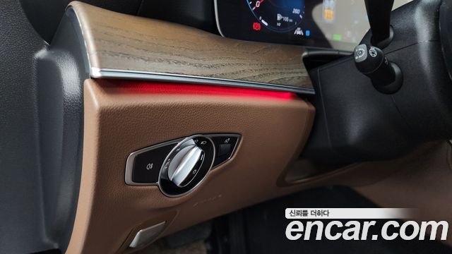 Mercedes-Benz E-Class (W213) E300e 4MATIC Exclusive 2023 — фото 16