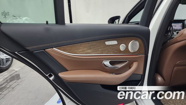 Mercedes-Benz E-Class (W213) E300e 4MATIC Exclusive 2023 — фото 25