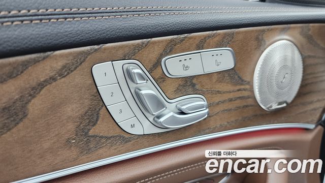 Mercedes-Benz E-Class (W213) E300e 4MATIC Exclusive 2023 — фото 28