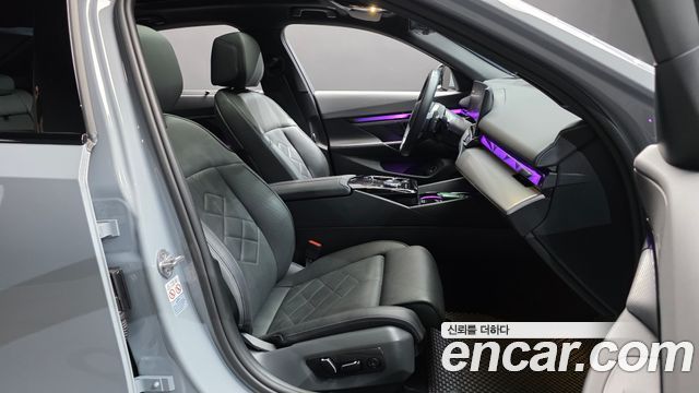 BMW 5 Series (G60) 530i xDrive M Sport 2024 — фото 26