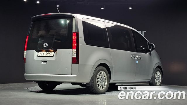Hyundai Staria 4WD Tourer 11-Seater Modern 2025 — фото 2