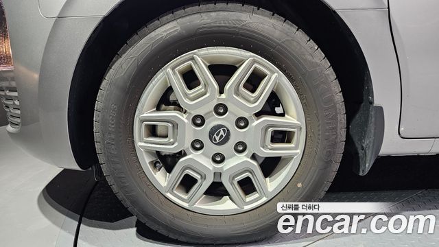 Hyundai Staria 4WD Tourer 11-Seater Modern 2025 — фото 5