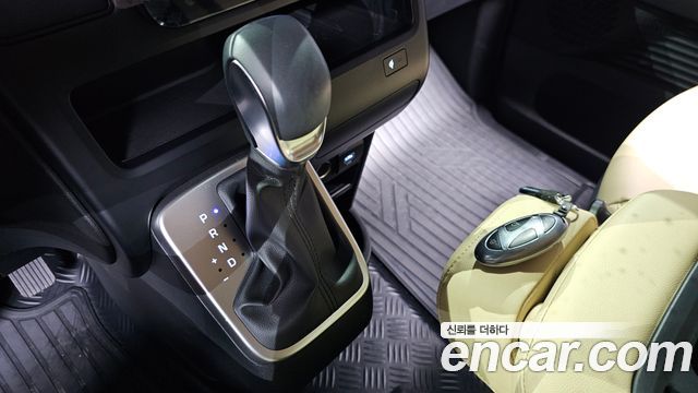 Hyundai Staria 4WD Tourer 11-Seater Modern 2025 — фото 9