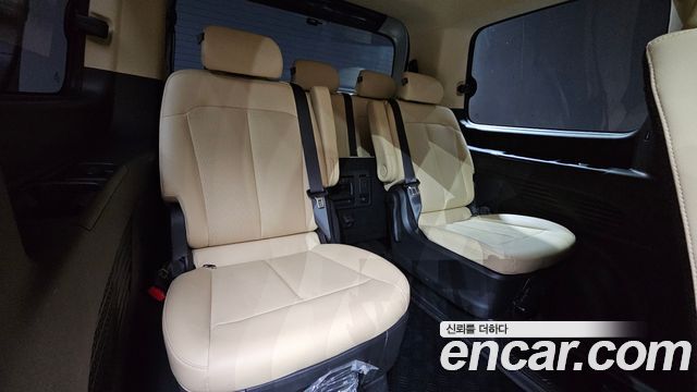Hyundai Staria 4WD Tourer 11-Seater Modern 2025 — фото 18