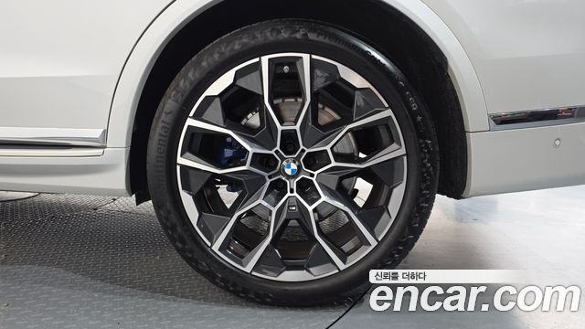 BMW X7 (G07) xDrive 40i M Sport 7STR 2025 — фото 27