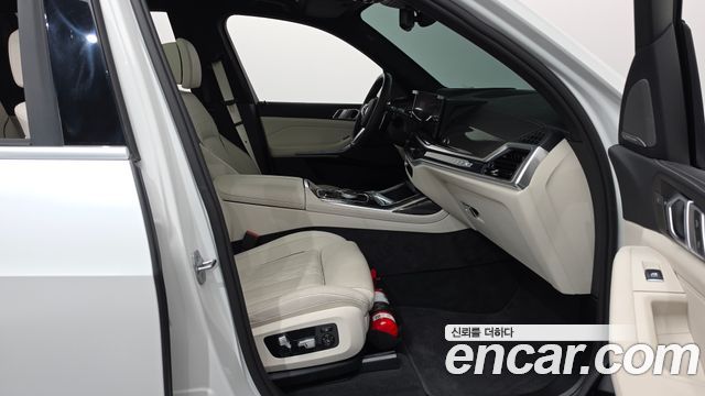 BMW X7 (G07) xDrive 40i M Sport 7STR 2025 — фото 32