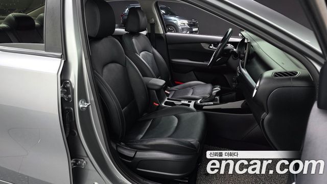 Kia K3 (II) 1.6 Prestige 2023 — фото 11