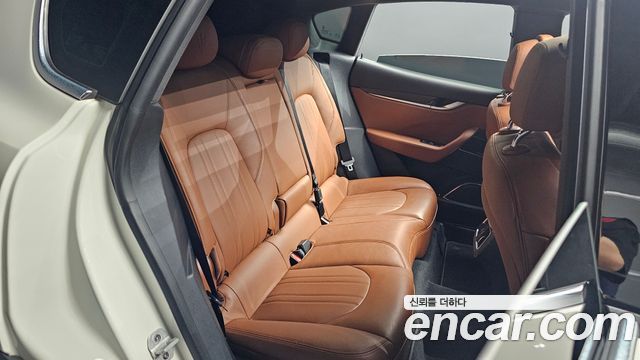 Maserati Levante 3.0 Diesel AWD 2020 — фото 11
